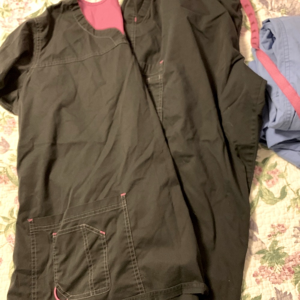 Mc scrub set size 2xl in black lot. 2 full sets.